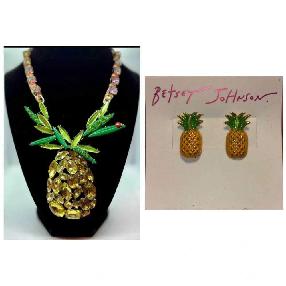 BETSEY JOHNSON Limited Edition RARE Oversized Pineapple Necklace & Earrings NWT - Picture 1 of 16